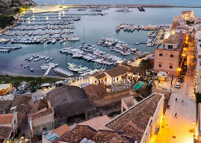 Elegante Palazzo Storico Con Splendida Vista Mare Σπίτι διακοπών *