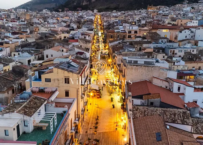 Elegante Palazzo Storico Con Splendida Vista Mare